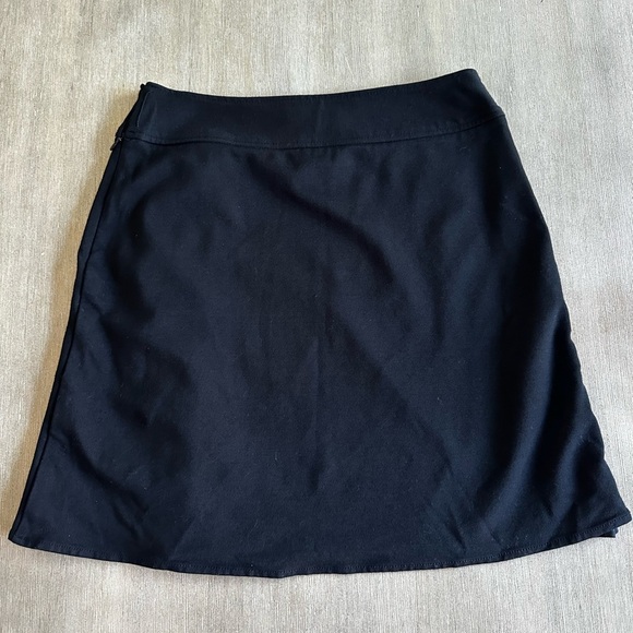 White House Black Market ruffle mini skirt 6 EUC - Picture 6 of 7